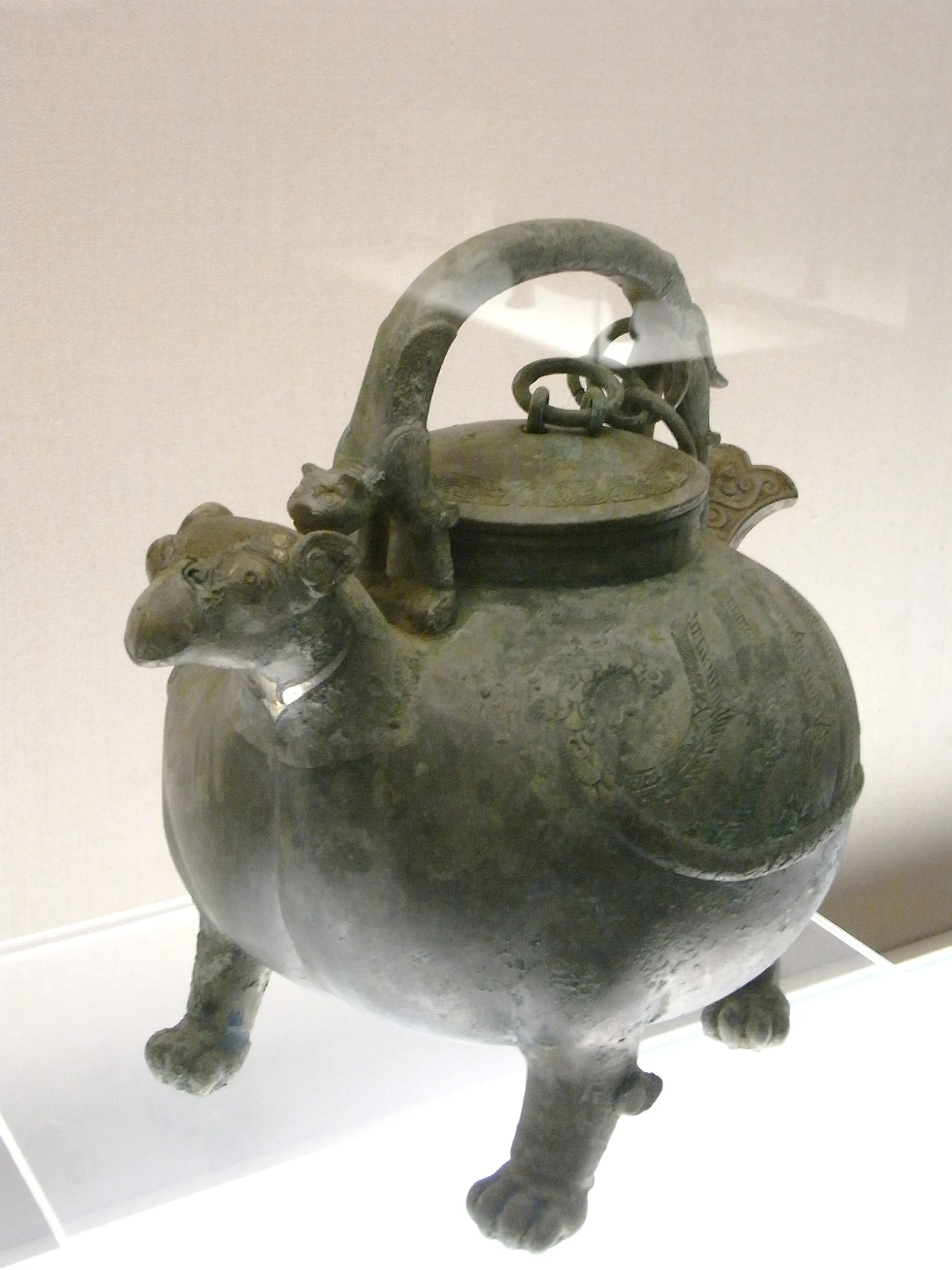 錯金銀鳥獣盉（戦国早期）