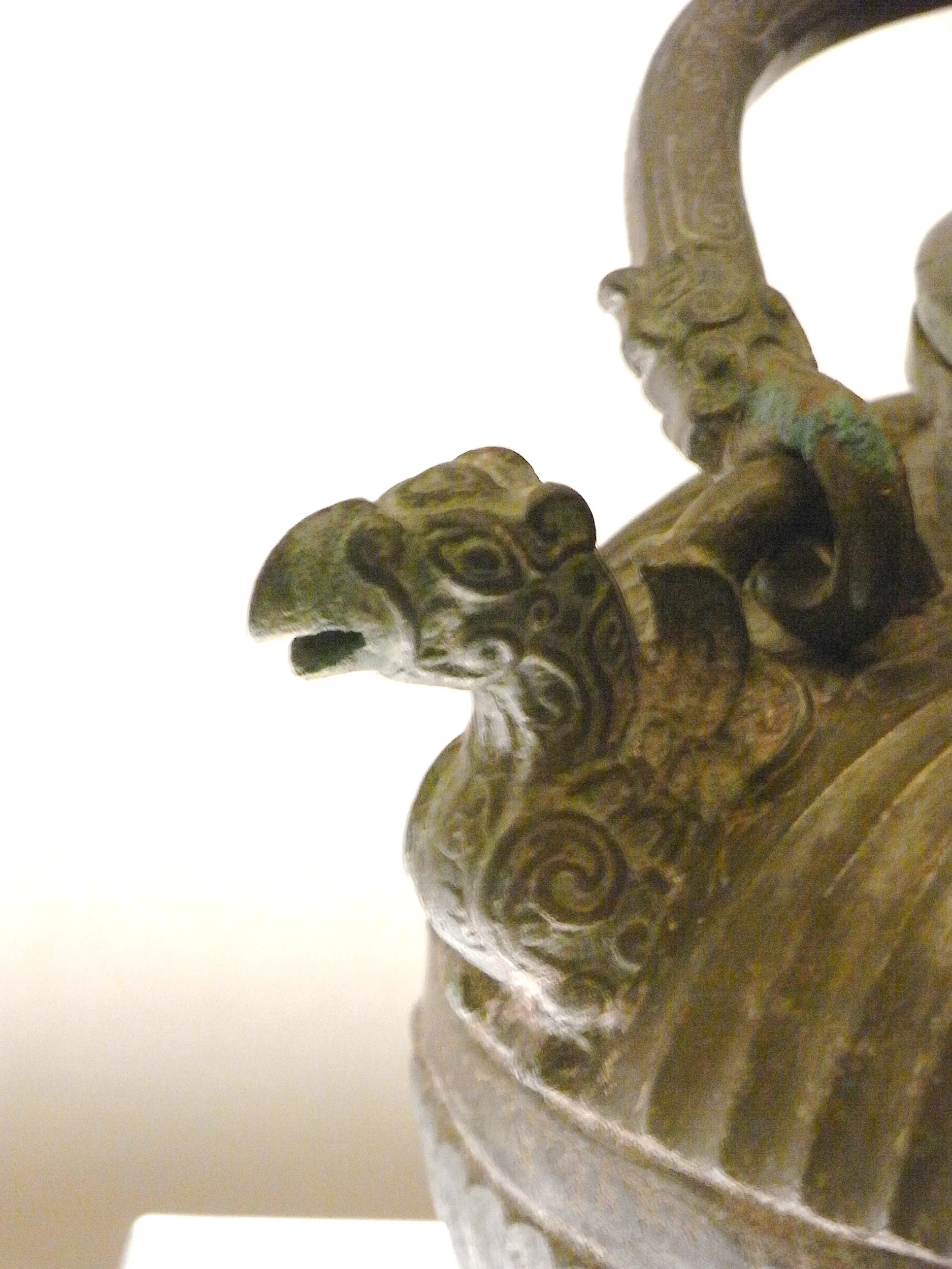 鳥流盉 口（拡大）