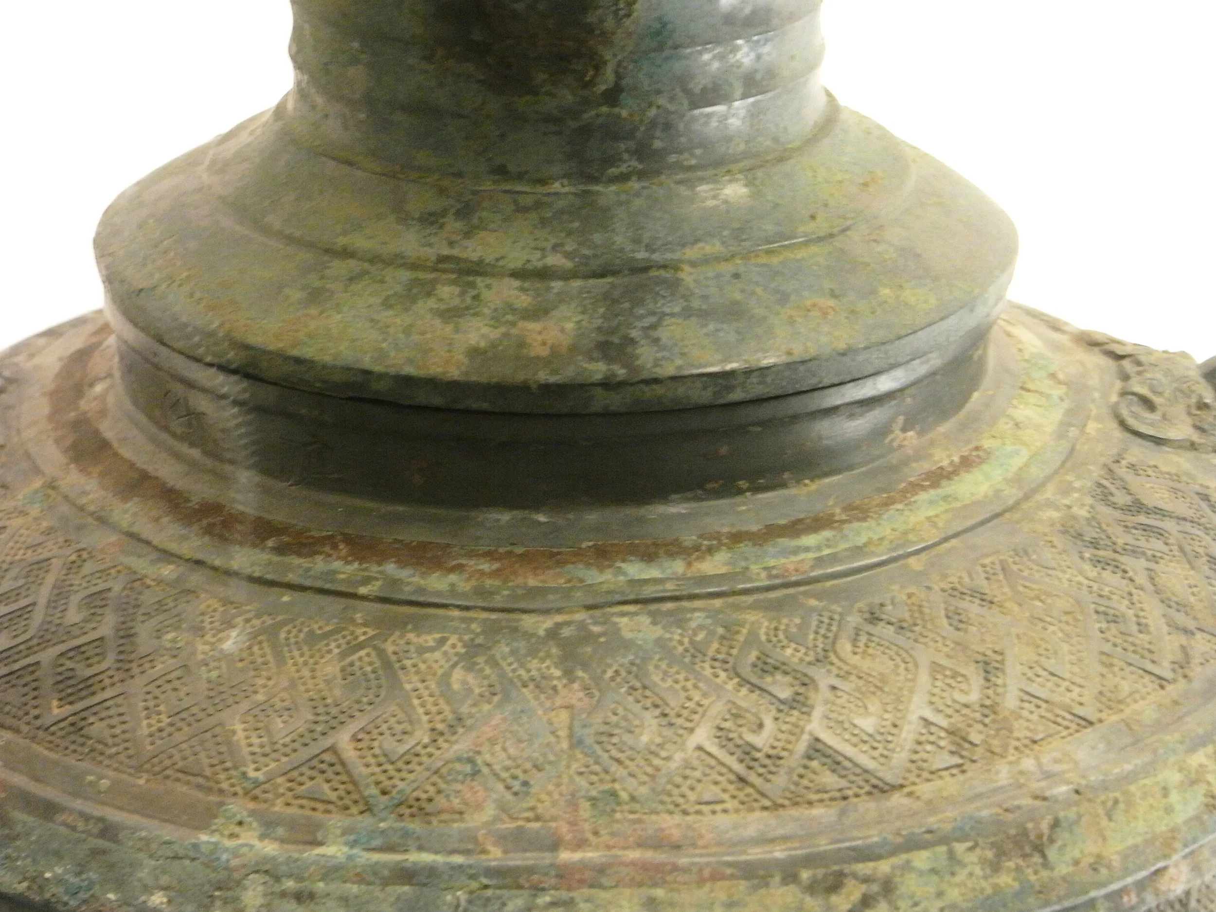 詳細不明の青銅器（拡大）